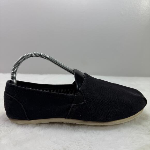 SO Turner Black Slip-On Women’s Flats Size 7.5 - Picture 1 of 10